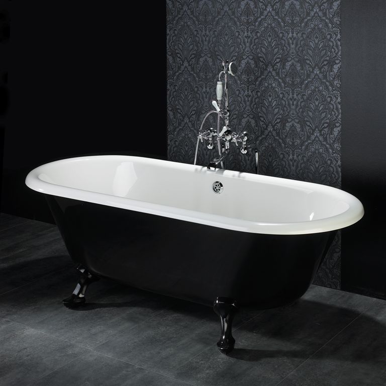 baignoire-pieds-lion-en-noir-et-blanc-1571575