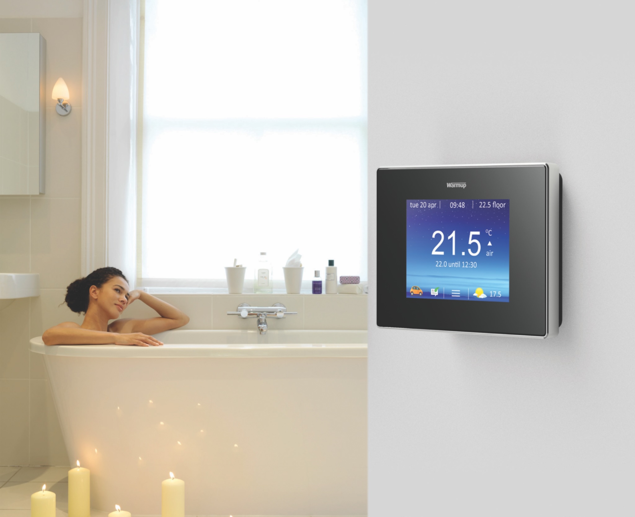 Thermostat intelligent pour chauffage intégré dans une salle de bains moderne