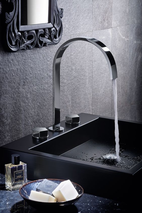 Mélangeur de lavabo Newform Park Limited Edition avec bec col de cygne et jet droit