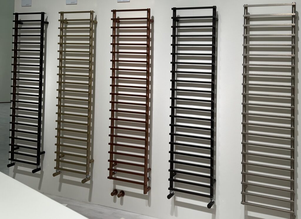 Sèche-serviettes échelle Tubes, modèles design en noir mat, bronze, cuivre, graphite et nickel brossé