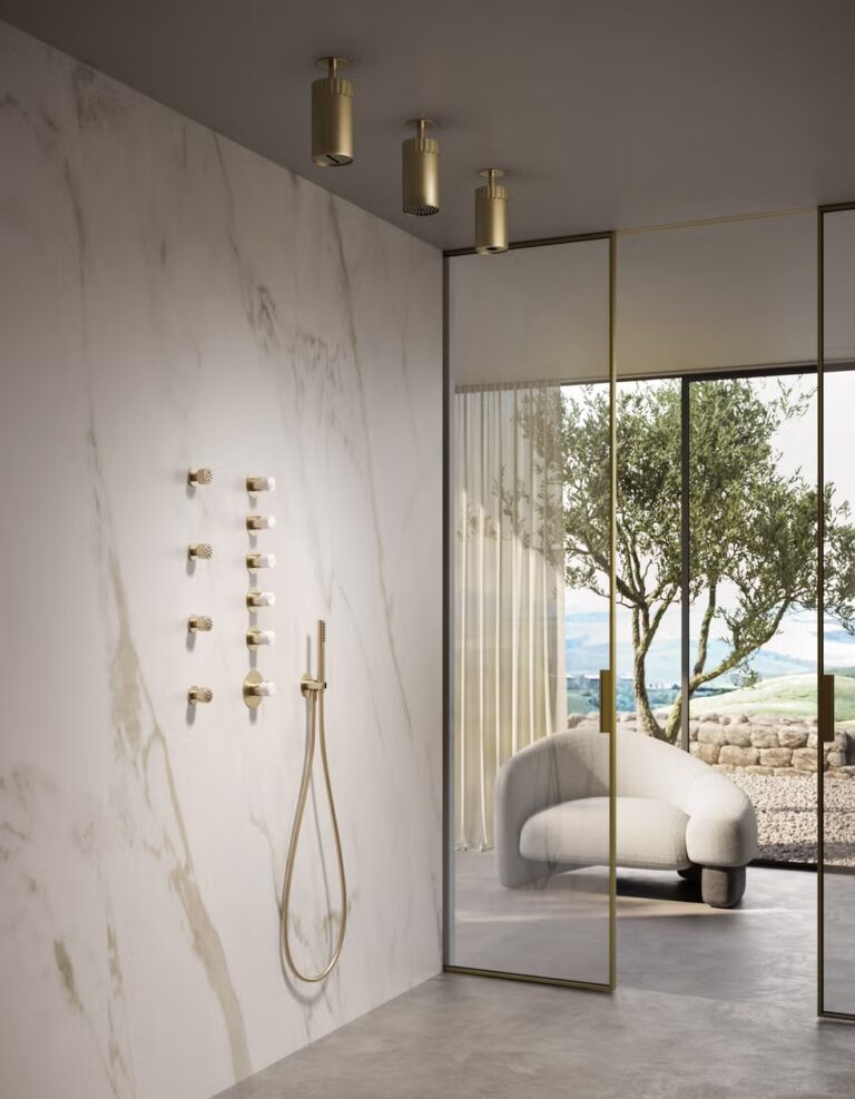 Robinetterie de douche encastrée Ionika Allure de Newform avec 5 robinets d’arrêt et mitigeur thermostatique